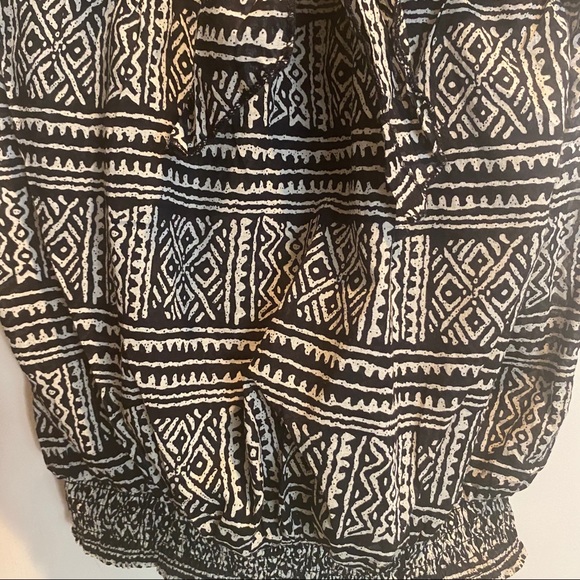 Geometric crop top - Picture 3 of 4